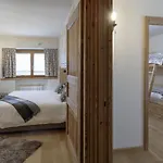Orbit Cervinia 公寓 *